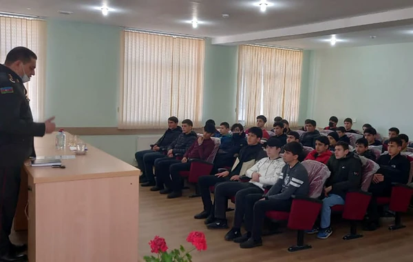 Xüsusi təyinatlı təhsil müəssisələrinə qəbulla bağlı görüşlər keçirilir - FOTO