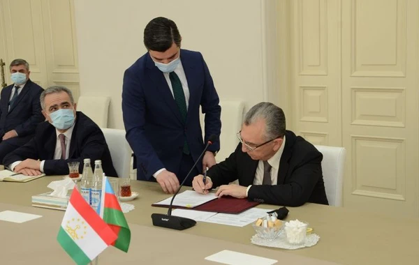 Tacikistanlı qonaqlar Bakı Şəhər İcra Hakimiyyətində - FOTO