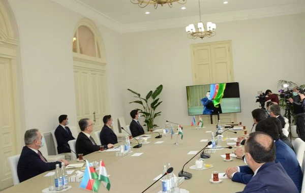 Tacikistanlı qonaqlar Bakı Şəhər İcra Hakimiyyətində - FOTO
