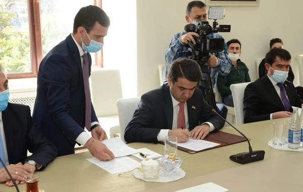 Tacikistanlı qonaqlar Bakı Şəhər İcra Hakimiyyətində - FOTO