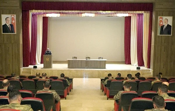 Naxçıvan Qarnizonu Qoşunlarında komandir və müavinləri ilə məşğələlər keçirilib - FOTO/VİDEO