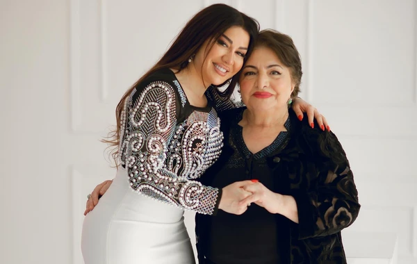 Məşhurlardan "Anamın qızıyam" paylaşımı - FOTO