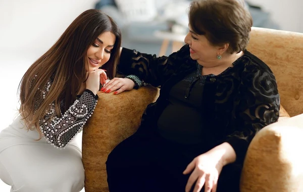 Məşhurlardan "Anamın qızıyam" paylaşımı - FOTO