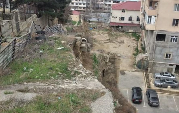 Bakıda təhlükəli vəziyyət: Məktəblilər risk altındadır - FOTO