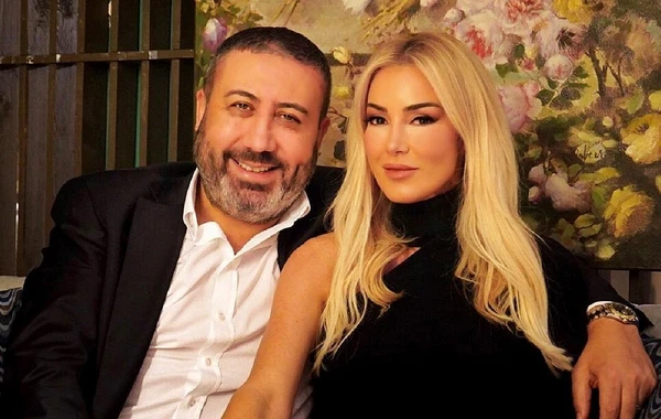 Tanınmış müğənni 8 illik həyat yoldaşından boşanır - FOTO
