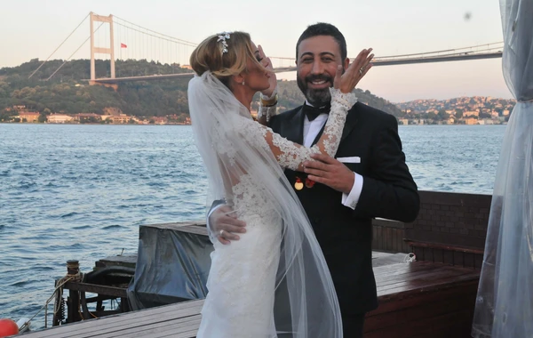 Tanınmış müğənni 8 illik həyat yoldaşından boşanır - FOTO