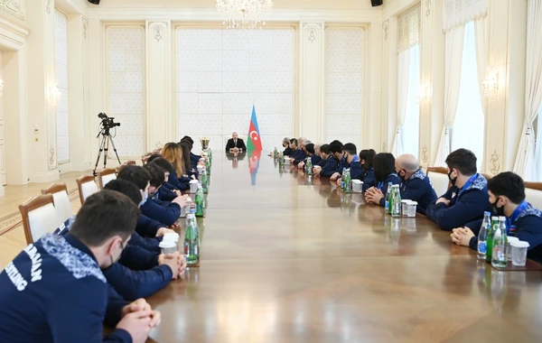 Ильхам Алиев принял участников VII чемпионата Европы по борьбе - ФОТО