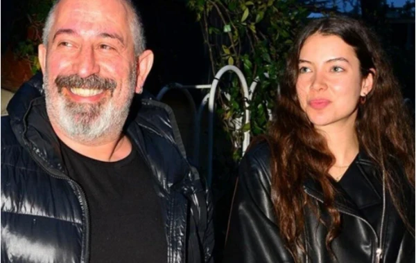 48 yaşlı Cem Yılmaz 21 yaş kiçik sevgilisi ilə - FOTO
