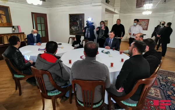Ukraynadan 9 azərbaycanlı Moskva vasitəsi ilə Azərbaycana təxliyyə olunub - FOTO