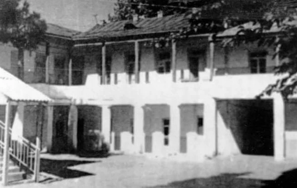 Üzeyir Hacıbəyovun təhsil aldığı 104 yaşlı elm ocağı bərpa edilir - FOTO