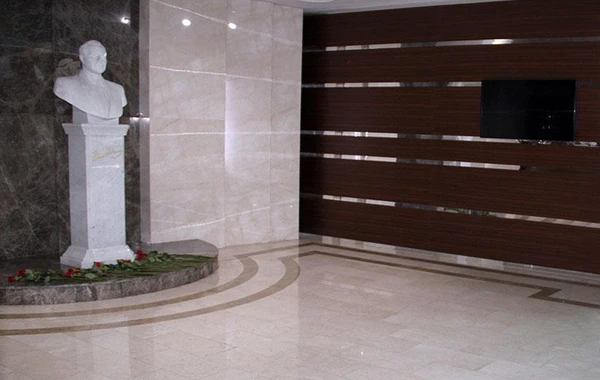 Zakir Həsənov hərbi hospitalı ziyarət edib - VİDEO