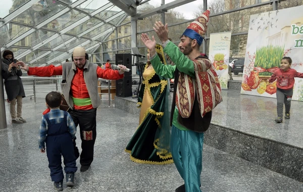 Metroda Novruz şənliyi keçirilib - FOTO