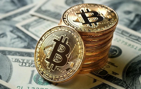 Bitkoin 3 %-ə yaxın ucuzlaşıb