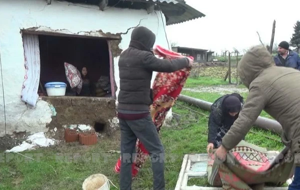 Cəlilabadda sel sakinlər üçün ciddi təhlükələrə yol açıb - FOTO