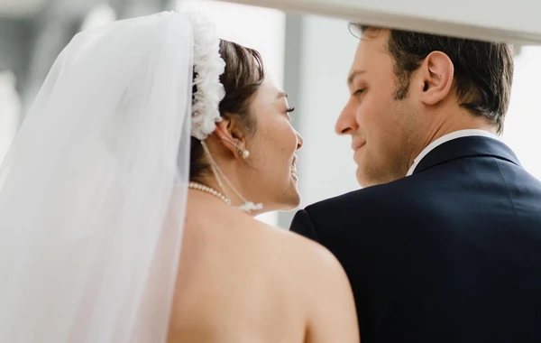 Aktrisa anasının gəlinliyini geyindi - FOTO