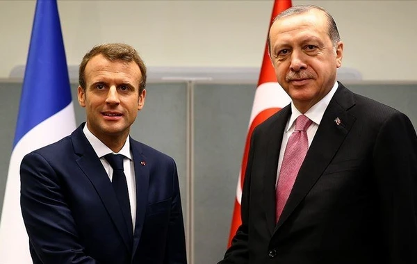 Ərdoğanın Makron ilə görüşü keçirilir