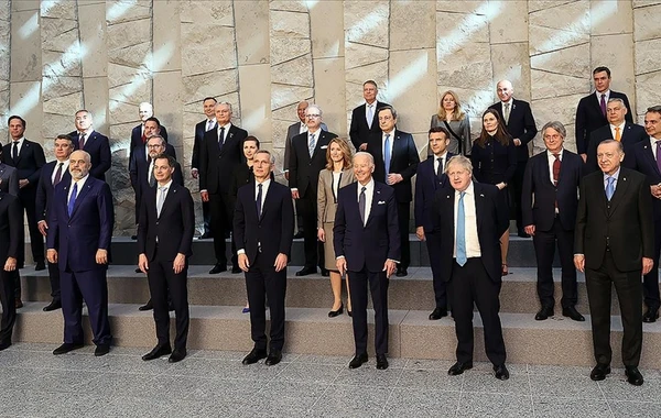 NATO-nun fövqəladə sammiti başladı - FOTO