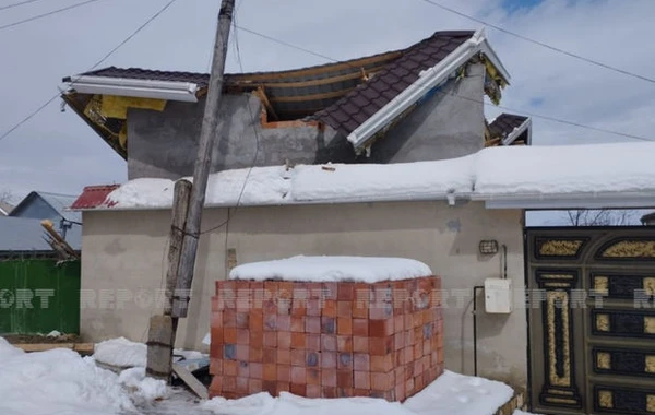 Güclü qar Şamaxıda bir ailəni evsiz qoyub - FOTO