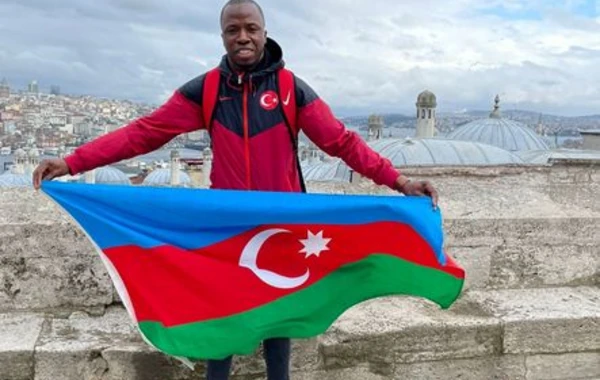 Ölkəmizə vurğun olan Seneqal əsilli fransalı: “Evimdə Azərbaycan bayrağı asılıb” - FOTO