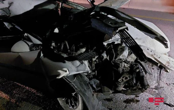 Hacıqabulda ağır qəza: Yük maşını “Opel”lə toqquşdu, dörd nəfər yaralandı – FOTO