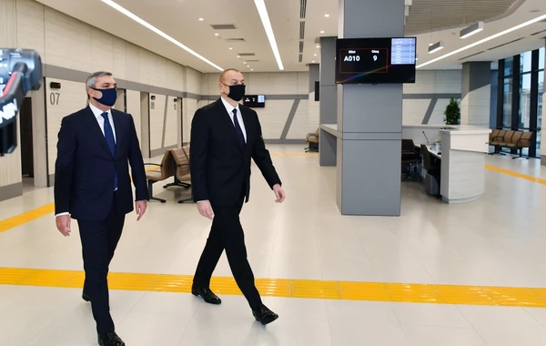 İlham Əliyev Prezident Administrasiyasının Vətəndaş Qəbulu Mərkəzinin açılışında iştirak etdi - FOTO