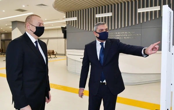 İlham Əliyev Prezident Administrasiyasının Vətəndaş Qəbulu Mərkəzinin açılışında iştirak etdi - FOTO