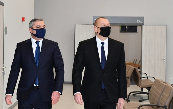 Ильхам Алиев на открытии Центра приема граждан Администрации Президента - ФОТО