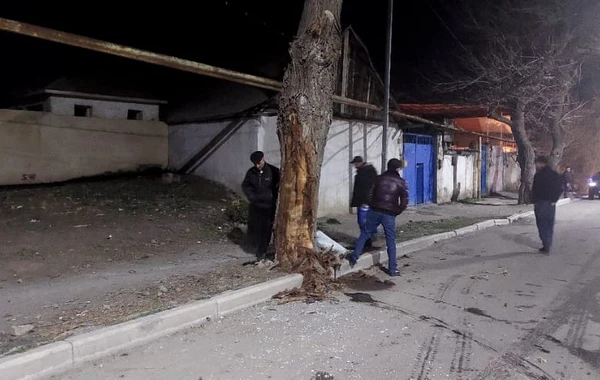 Gəncədə təcili tibbi yardım avtomobili qəzaya düşdü, sürücü xəsarət aldı - FOTO