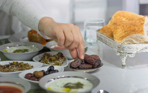 Oruc tutmağın insan orqanizminə faydası  - Mütəxəssis rəyi
