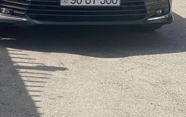 Qeyri-standart dövlət qeydiyyat nişanı olan avtomobil DYP əməkdaşına aiddir? - FOTO