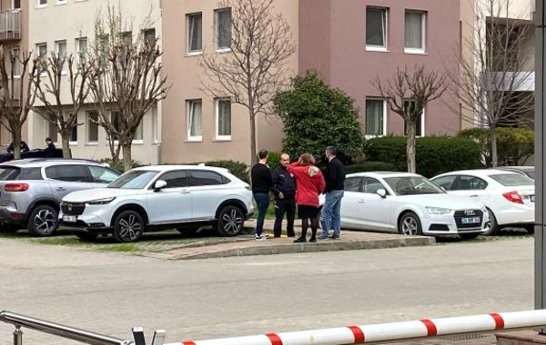 Tanınmış müğənninin anası 9-cu mərtəbədən yıxılaraq öldü - FOTO/VİDEO