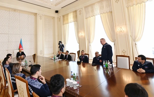 Ильхам Алиев принял членов сборной Азербайджана по борьбе, участвовавших в чемпионате Европы - ФОТО
