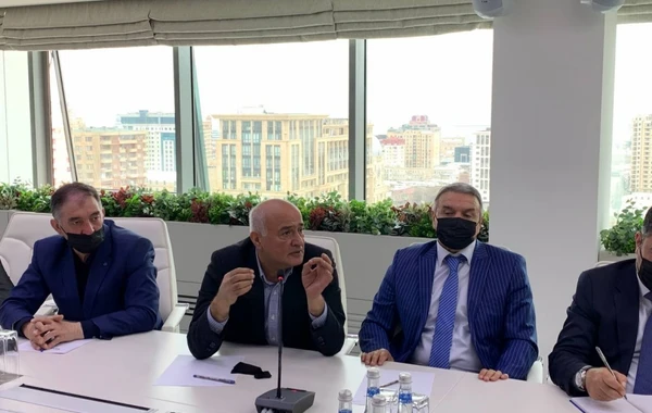 Azərbaycan Boks Federasiyasının prezidenti məşqçilərlə görüşüb - FOTO
