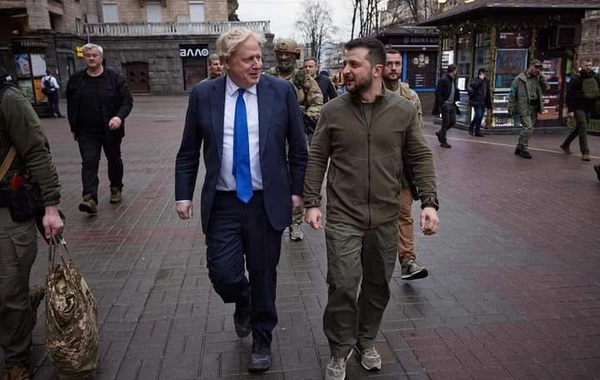 Zelenskinin geyiminin qiyməti AÇIQLANDI - FOTO