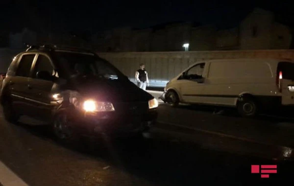 Bakıda iki avtomobil toqquşub - FOTO/VİDEO