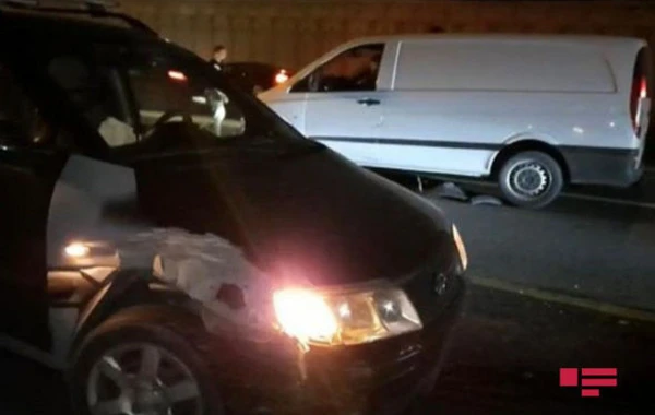 Bakıda iki avtomobil toqquşub - FOTO/VİDEO