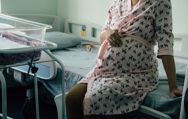 Azərbaycanda 16 yaşlı qız ana oldu - YENİLƏNİB