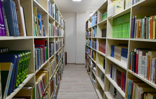 Ильхам Алиев на открытии нового здания Азербайджанского института теологии - ФОТО