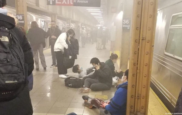 Nyu-York metrosunda atışma: 24 nəfər yaralandı - VİDEO
