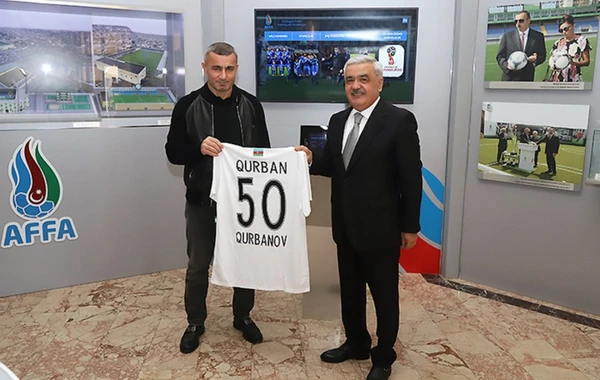 Rövnəq Abdullayev Qurban Qurbanovu təbrik edib - FOTO