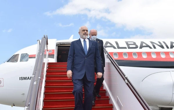 Albaniyanın Baş naziri Azərbaycana rəsmi səfərə gəlib - FOTO