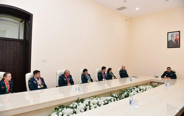 Elçin Quliyev idmançıları təltif edib - FOTO