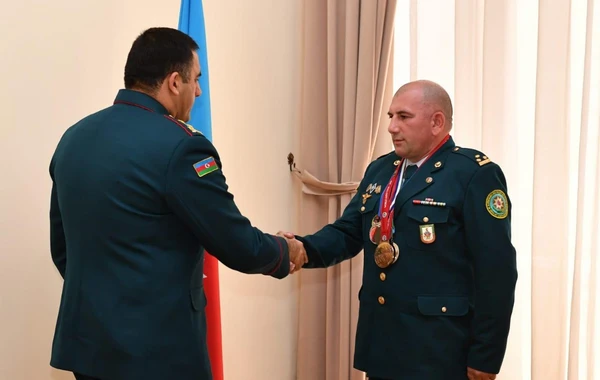 Elçin Quliyev idmançıları təltif edib - FOTO