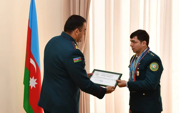 Elçin Quliyev idmançıları təltif edib - FOTO