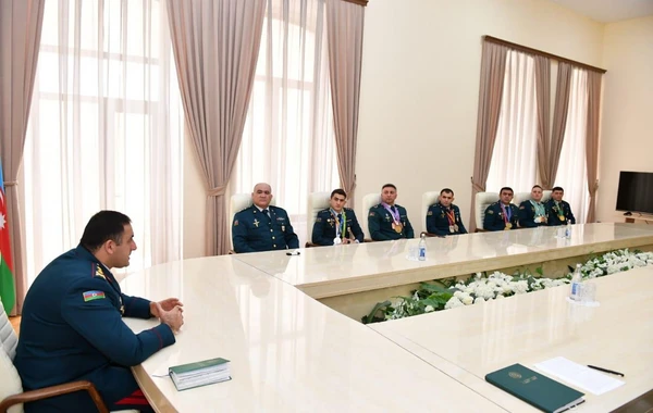 Elçin Quliyev idmançıları təltif edib - FOTO