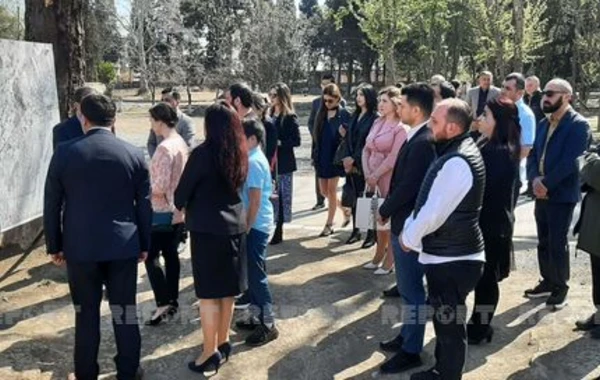 Gürcüstanın mədəniyyət xadimlərinin Gəncəyə səfəri başlayıb - FOTO