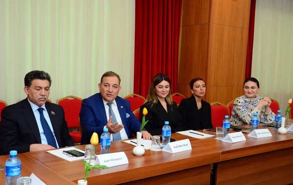 Xaricdə təhsil almış tələbələr təşkilatının 3 yaşı tamam oldu - FOTO
