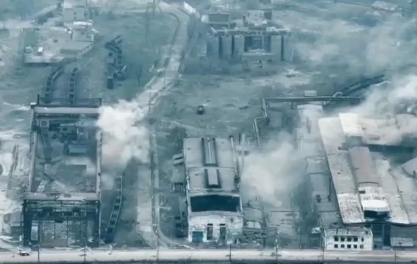 Rusiyanın bombaladığı "Azovstal"ın havadan son görüntüsü - VİDEO