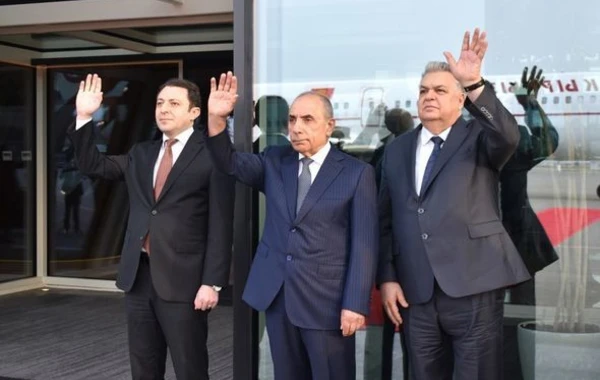 Qırğızıstan prezidentinin Azərbaycana rəsmi səfəri başa çatdı - FOTO