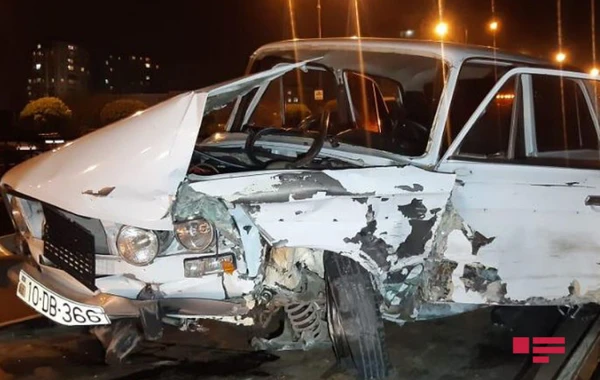 Bakıda üç avtomobil toqquşub, xəsarət alan var - FOTO - VİDEO